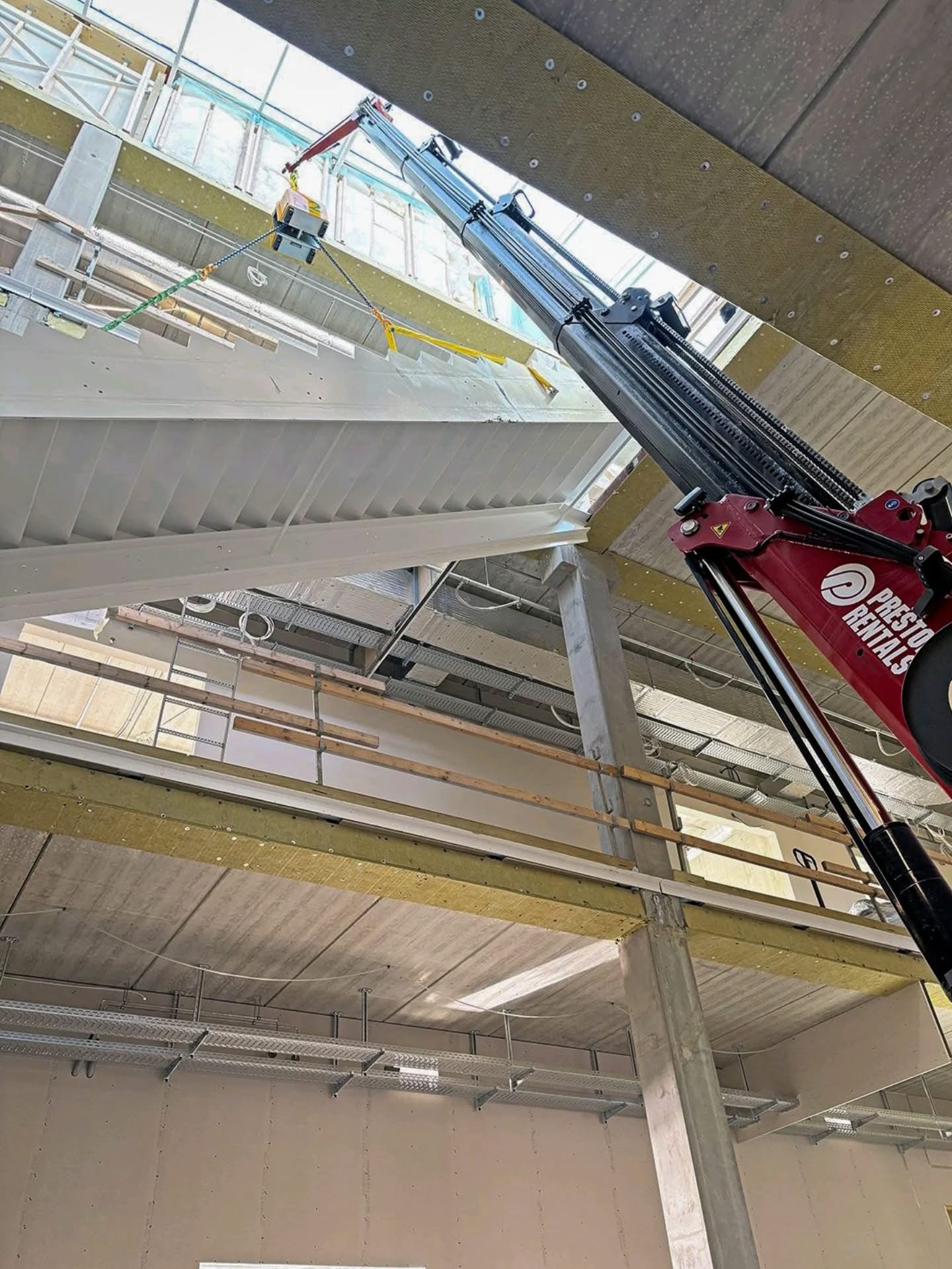 Hoeflon Compact Crane
